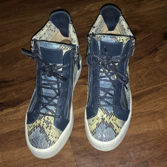 Giuseppe Zanotti hightop fashion sneakers. Python print. Sz. 38.5 or 6.5. Wom. 8